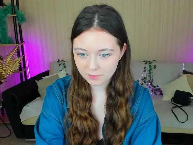 AlluringLookk on BongaCams 