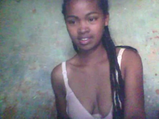 Offline Allycha1 on BongaCams