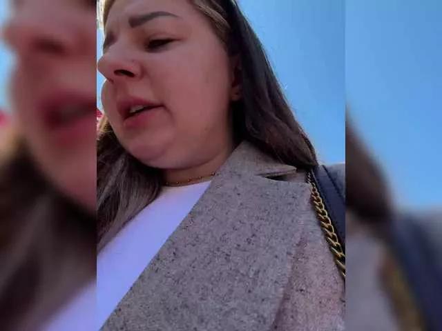 Freechat AvalangePear on BongaCams