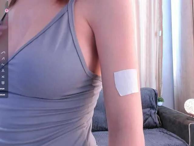 Offline BlushinBloom on BongaCams