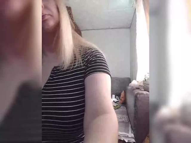 Offline BustyBlondy on BongaCams