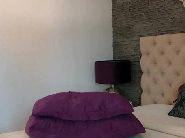Candy-babe — Vibes, handsome guys, be dominated. be slaped and my squirt it s so delicouse