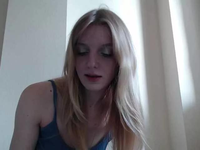 Offline CatinMilkland on BongaCams