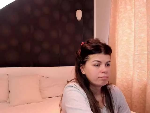 ELLY2 on BongaCams 