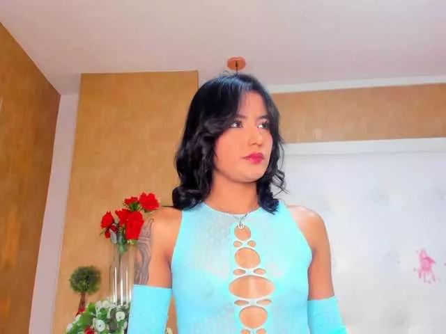 Offline Emiily-Thompson on BongaCams