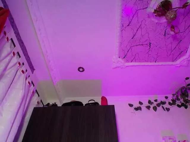 emma-hoot1 on BongaCams 