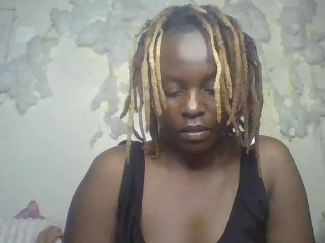 Freechat freakcurvy8 on BongaCams