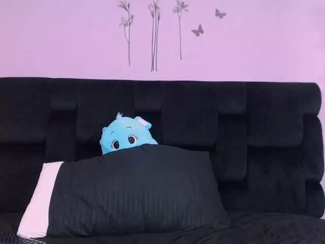 KendallWings on BongaCams