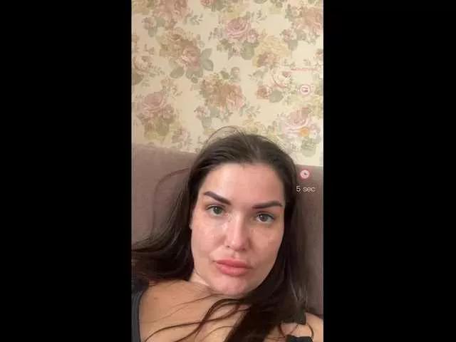 Offline KikiMilf84 on BongaCams