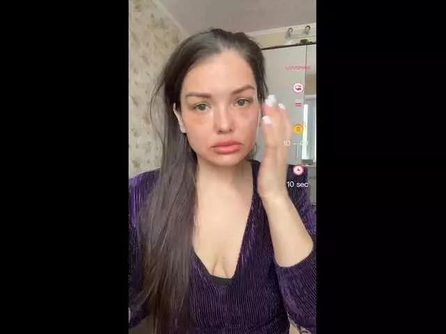 Offline KikiMilf84 on BongaCams
