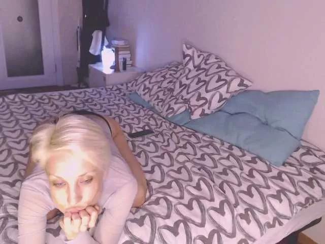 Offline KISANA on BongaCams