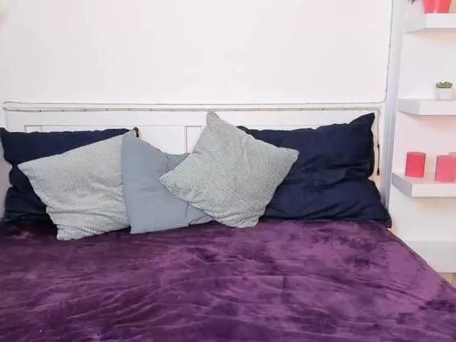 Offline KristalWilder on BongaCams