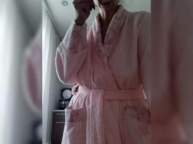 Offline Lana-11 on BongaCams