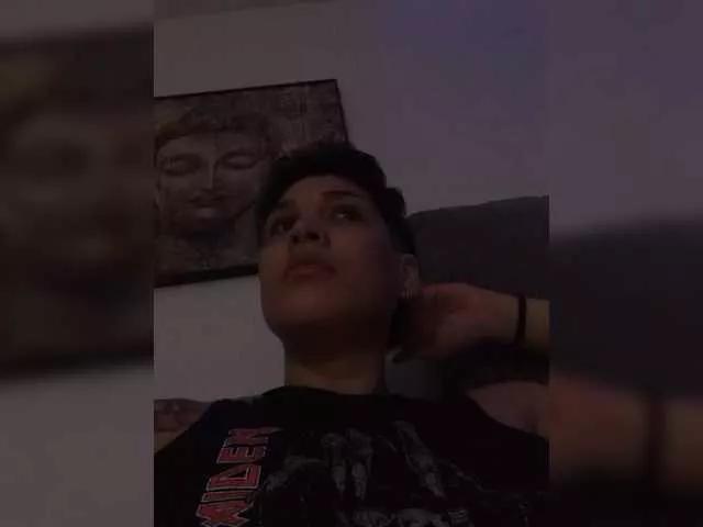 LauraR on BongaCams
