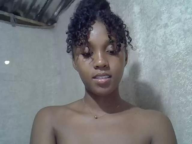 Freechat Lillteblackgirl on BongaCams