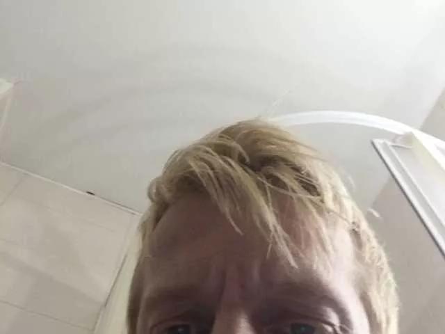 Offline Lolipops69 on BongaCams