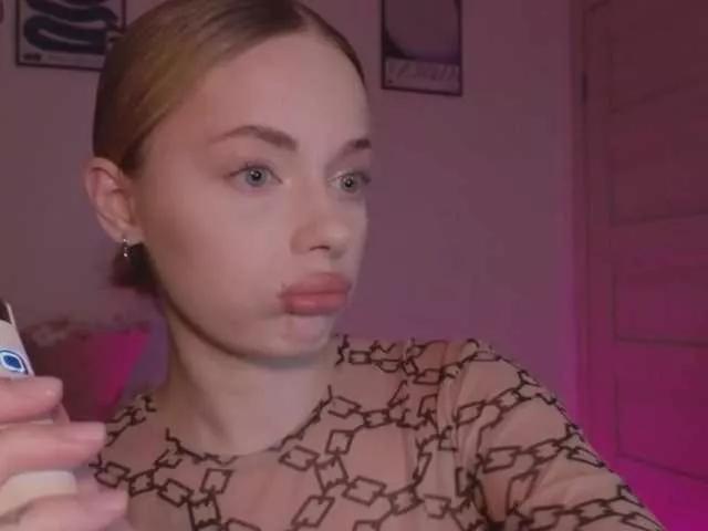Offline mayshy on BongaCams