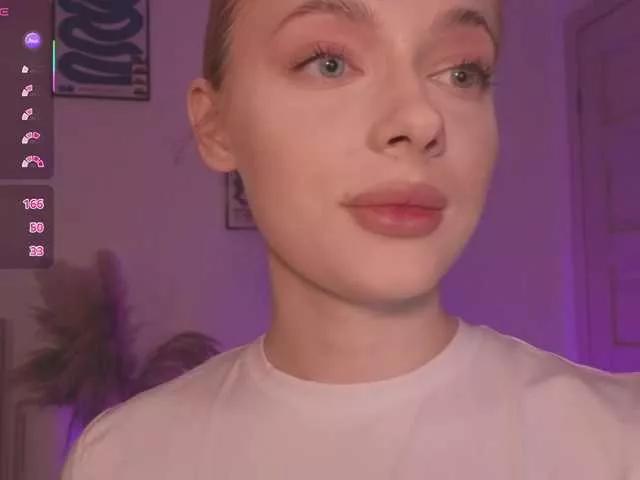 Offline mayshy on BongaCams