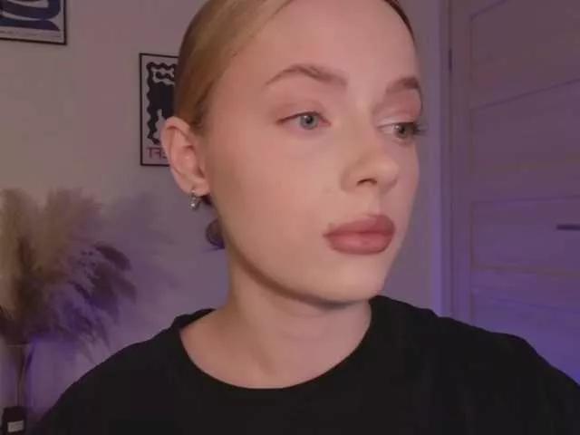 Offline mayshy on BongaCams