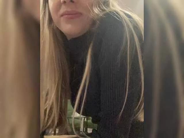 Freechat Mileshil on BongaCams