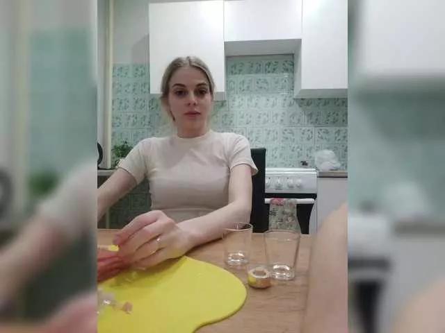 Freechat Mileshil on BongaCams