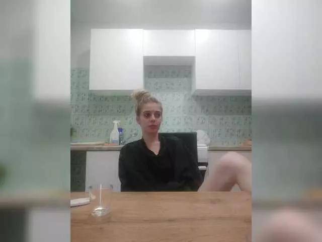 Freechat Mileshil on BongaCams