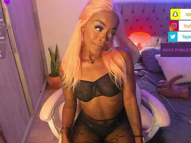 Offline Miss-west on BongaCams