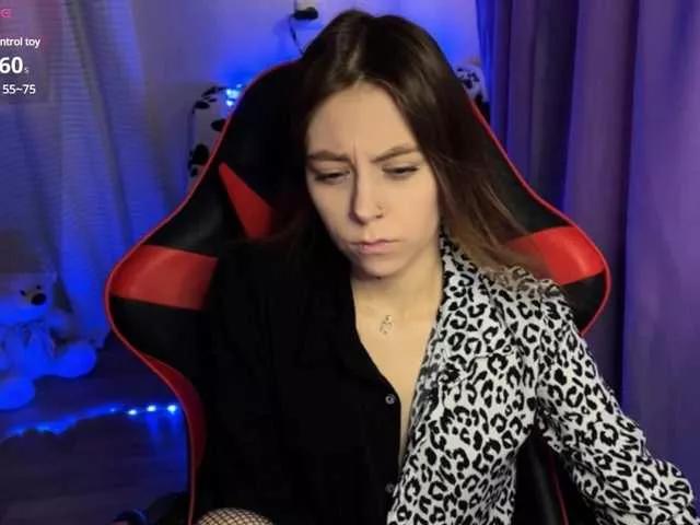 Offline Natural-babe666 on BongaCams