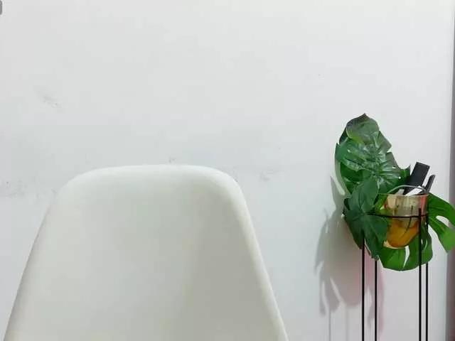 Offline naturalmoommy on BongaCams