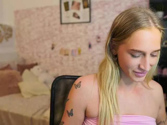 Freechat NicoletteShea01 on BongaCams