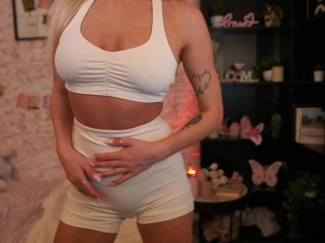 Freechat NicoletteShea01 on BongaCams