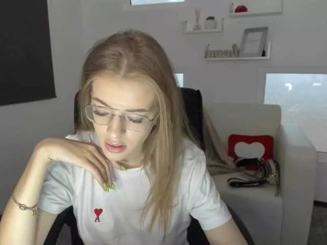 Sammypeach on BongaCams 