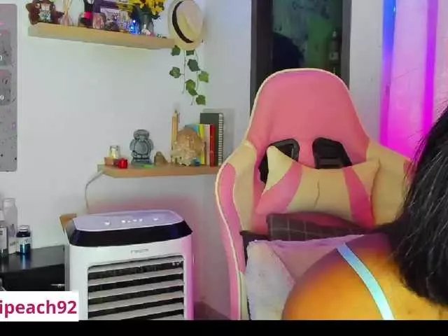 Sammypeach on BongaCams 