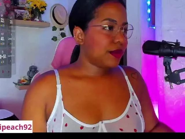 Sammypeach on BongaCams 