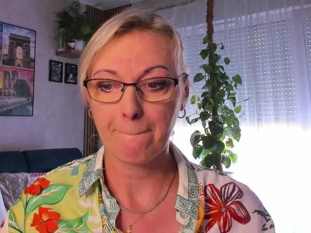 SoftVANESSA — I am a cooking addict, yes ! My dream is to make the whole world smell better with my cookies and my special plates I like to cook, The secret ingredient is always love, I like to put love in all I do. I believe laughter is brightest when the food is...