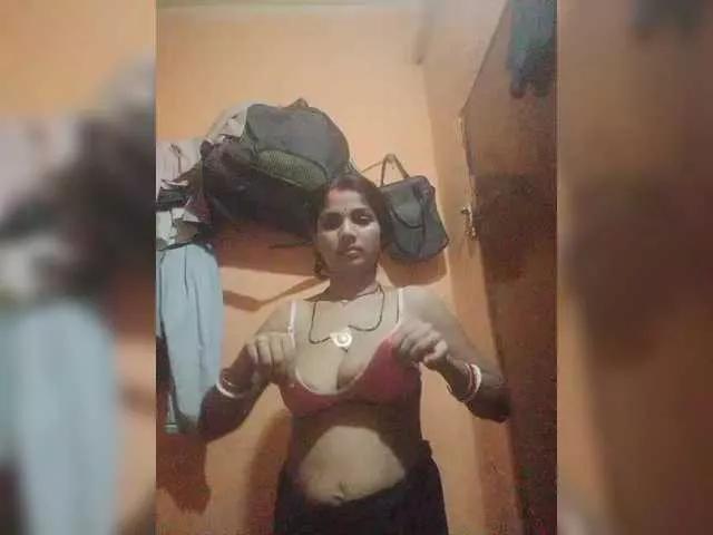 Offline Tunnidelhi on BongaCams