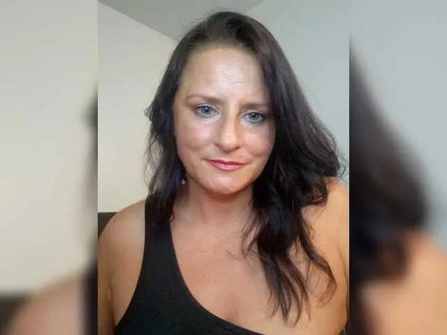 VanXxx — I love good conversation.  I enjoy watching you get excited and mutual play in c2c