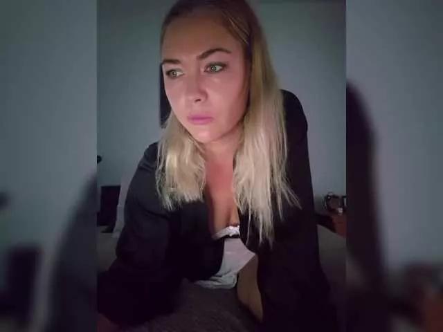 Yesenia-1 — Tenderness, slight dominance, kindness, desire to fuck me