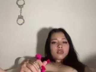 Offline bratluvaaa on CamSoda