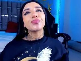 Offline leiawong on CamSoda