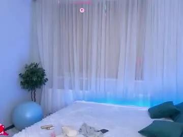 _chlo_e — Hellooo!!Welcome to my room!!! FAV VIBES 69/111/222/333/2025/5555 | Boobs or ass | #natural #lovense #bigboobs #nonude #bigass |