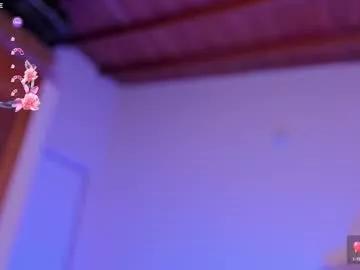 Freechat aylinnzambrano_ on Chaturbate