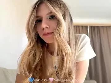 chloe_show — I'm Chloe ^^  | Goal: Reveal my butt (Off Shorts) ^^ #new #shy #petite #teen #18