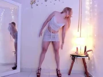 emylyjonhs — GOAL: vibe my pussy  I will crush you with my quadriceps   PVT ON #natural #muscle #legs #heels #fit