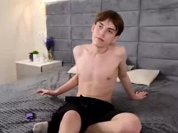 Freechat hornybadbunny on Chaturbate