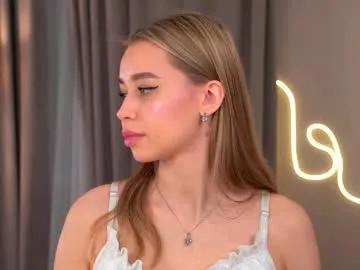 jjennnyy — GOAL: Tease you with my cleavage and naked shoulders! | Hey, i'm Jenny! My fav patterns 120/160/444 tk! Boobs Wheel - 88 tk! Lush Wheel - 77 tk! #bigboobs #new # #18 #young #teen [10 tokens remaining]