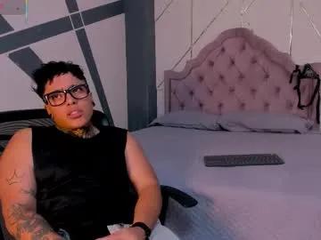 joaoferreira_ — OIL IN MY HUGE BOOBS [200 tokens left] #bigboobs #tomboy #bigass #ftm #curvy