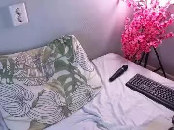 Freechat kira_briis on Chaturbate