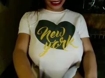 Freechat kisses_asian143 on Chaturbate