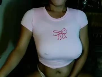 Freechat kisses_asian143 on Chaturbate